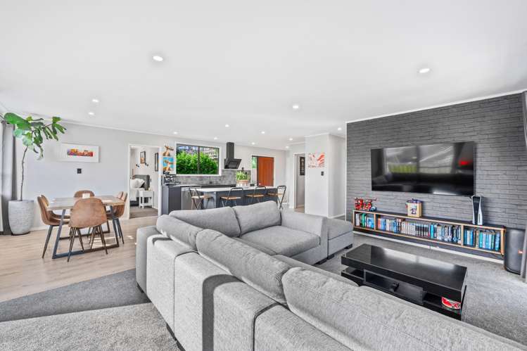 2/114 Kervil Avenue Te Atatu Peninsula_4