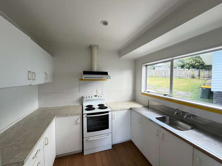 1/21 Maywood Crescent Glen Eden_2