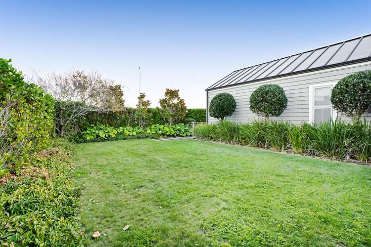 1 Gleneagles Way Waiwhakaiho_47