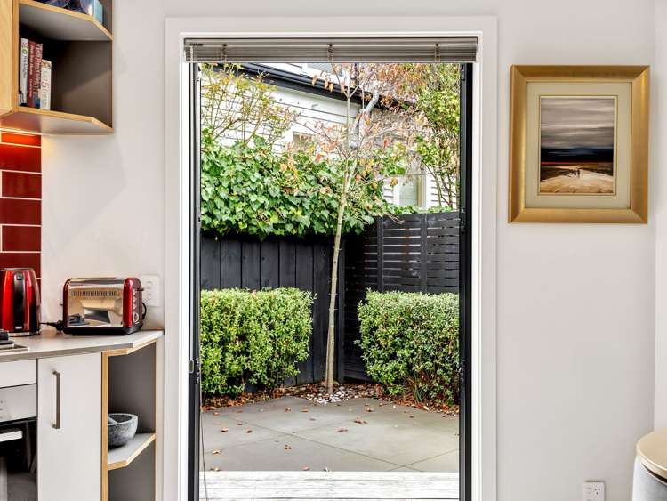 6/28 Beveridge Street City Centre_6