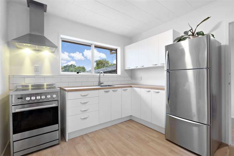 2 Border Road Henderson_6