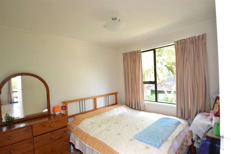 1/1 Pisces Road Glen Eden_9