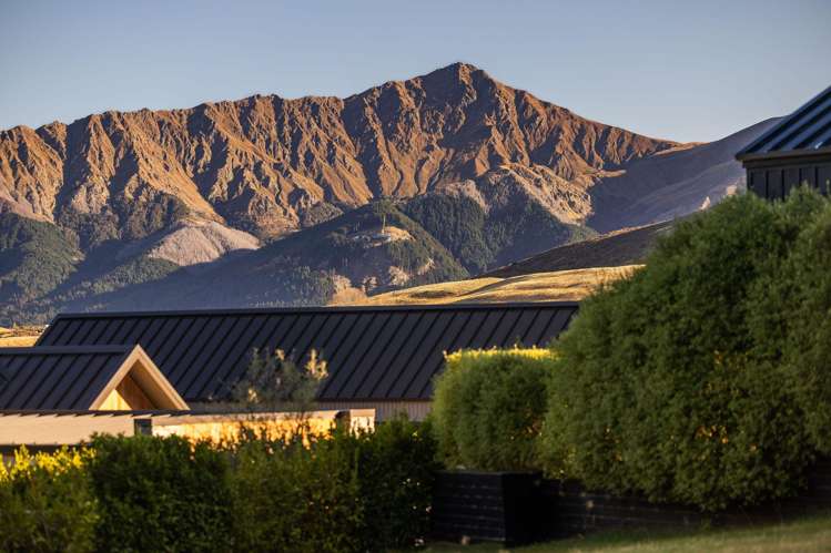 11 Falconer Rise Jacks Point_7