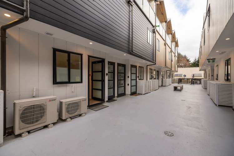 14b/135 Hallenstein Street Queenstown_10
