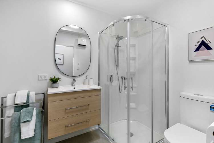 35 Akaroa Drive Maupuia_13