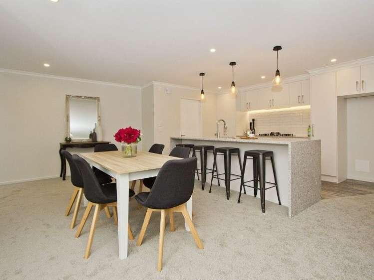 16 Latimer Way Petone_9