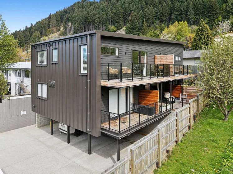 2/14 Fryer Street Queenstown East_7