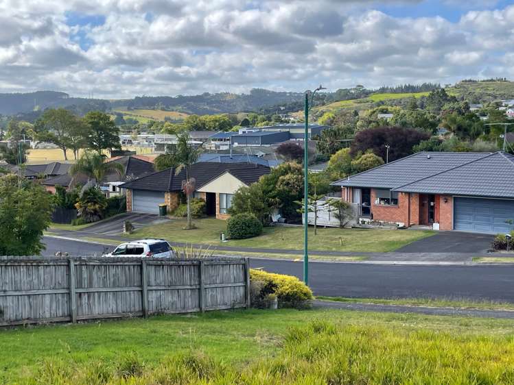 12 Te Kauri Place Helensville_1