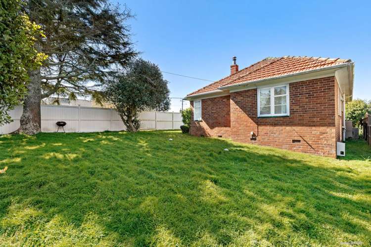 46 Fernleigh Avenue Epsom_13