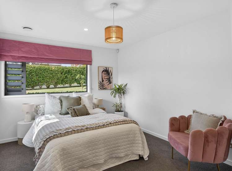 17 Mayfair Crescent Mairangi Bay_20