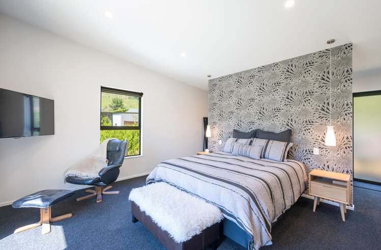 4 Kingfisher Lane Stoke_9