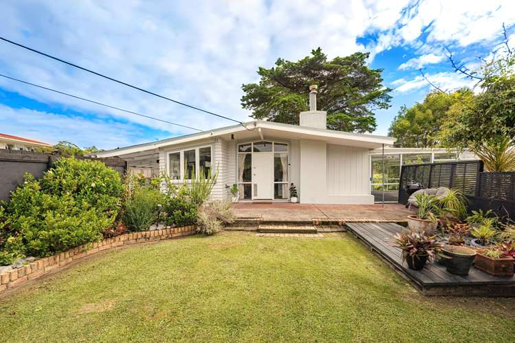 15 Bethells Road Waitakere_1