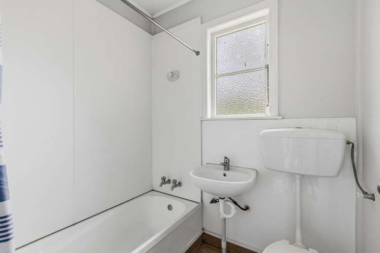 64 Jellicoe Drive Hamilton East_6