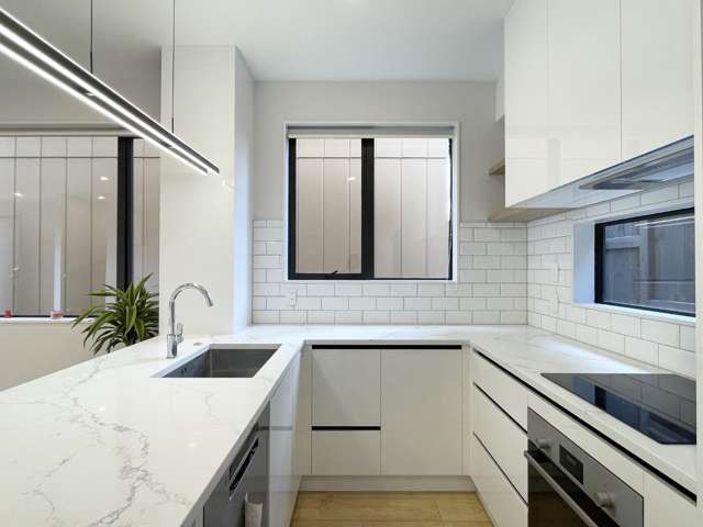 44E Sylvan Crescent 1802_4