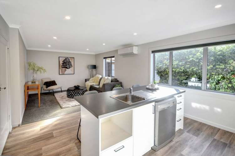 211 Oxford Street South Dunedin_13