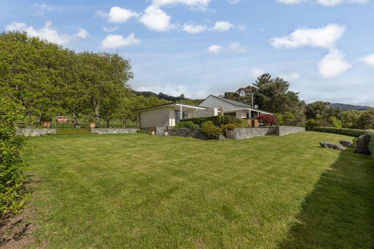 86 Emerald Glen Road Paekakariki_18