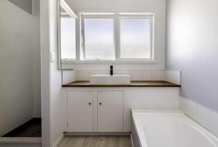 12 Copperfield Terrace Mellons Bay_13