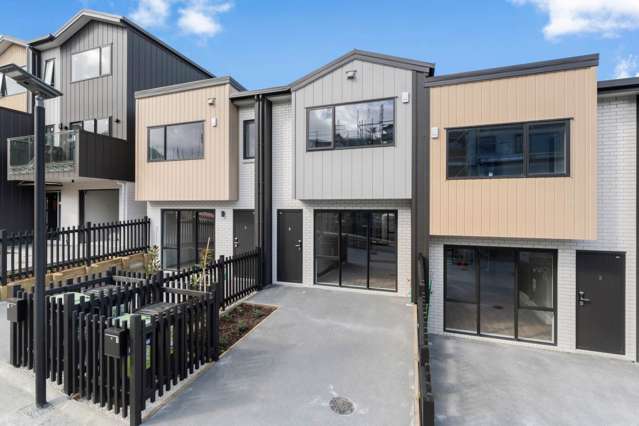 Modern Home with Rangi School Zone!