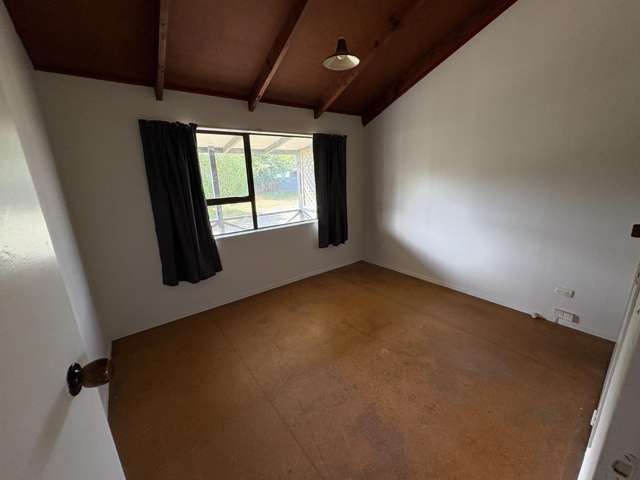 26B Hennessey Street East (right) 1207_4