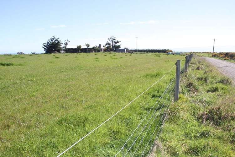 11 Thomas Road Orepuki_0