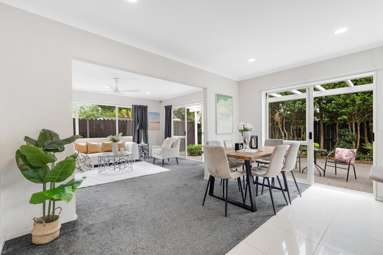 2/14 Casabella Court_3