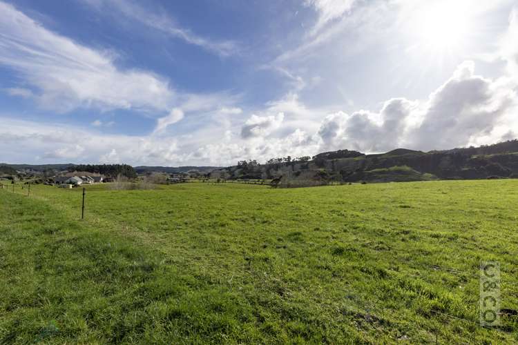 1242 State Highway 16 Waimauku_48