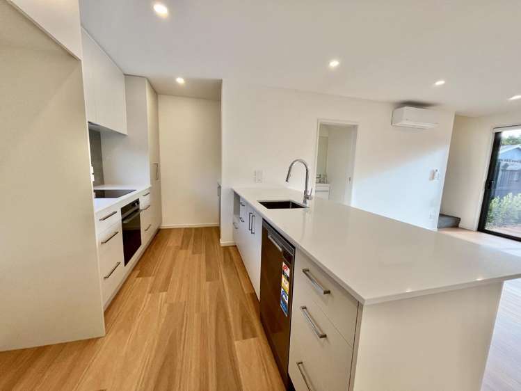 4/33 Winsor Crescent 10222_2