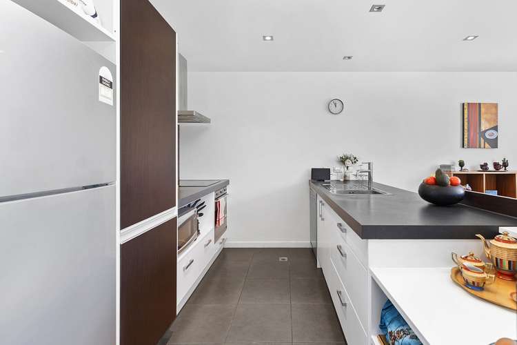 2/120 Rintoul Street Newtown_4