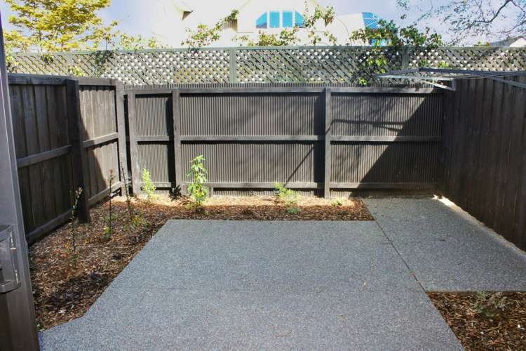 8/306 Worcester Street 1419_9