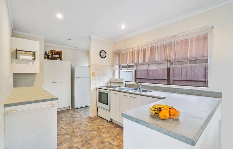 1/3 Cezanne Place New Lynn_2