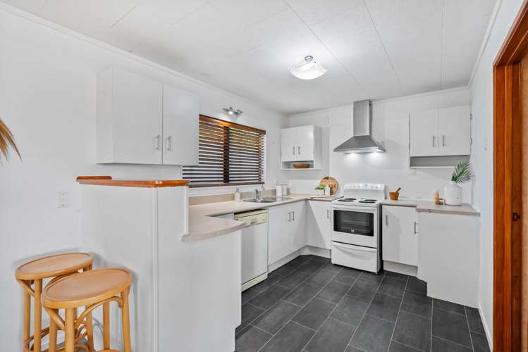 10 Lancewood Rise Onerahi_5