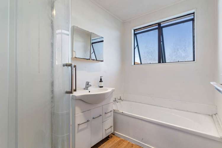 22 Coombe Avenue Otara_14