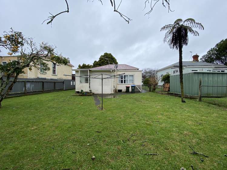 5 Clyde Street Epsom_12
