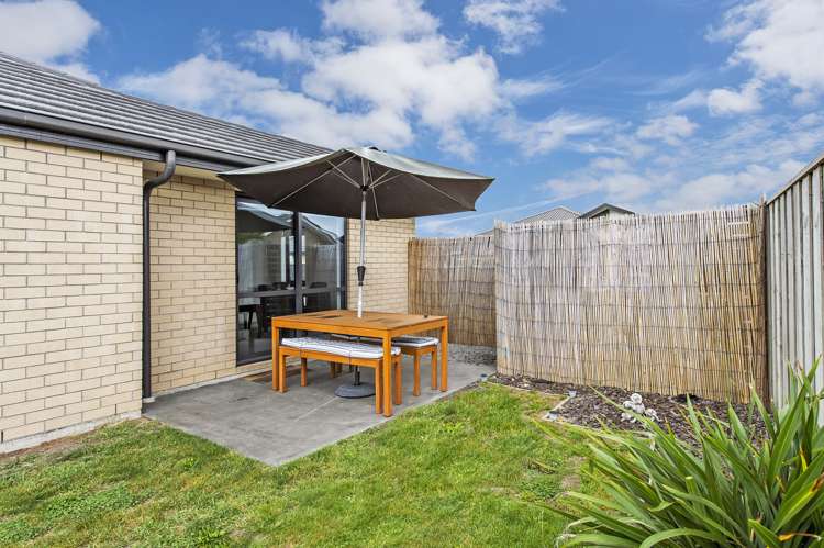 89 Sunline Avenue Lincoln_16