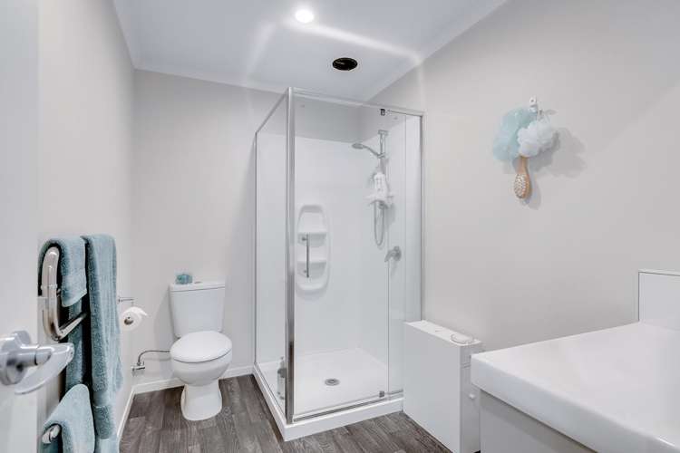 3/37 Saxbys Road Glenview_10