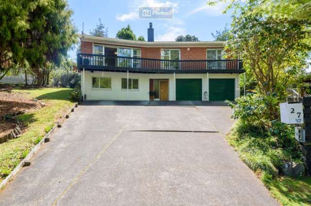 27 Crompton road, Massey