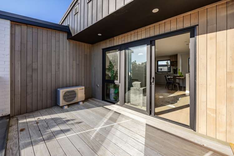 15 Kaaramuramu Lane Mangere Bridge_16