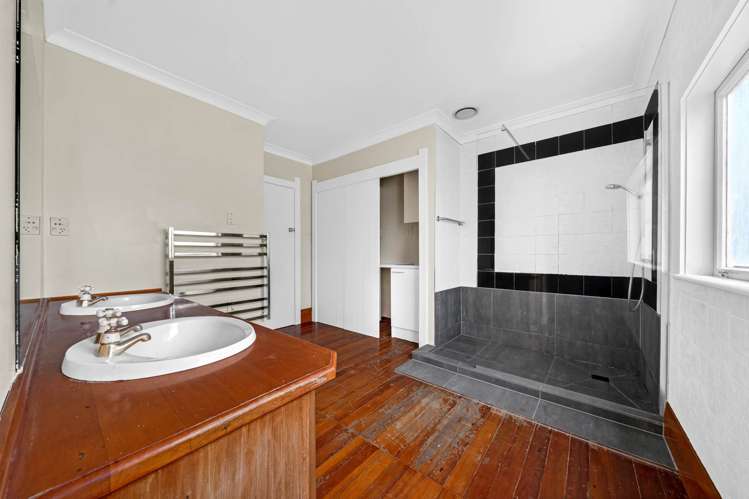 65 Beach Road Pahurehure_22