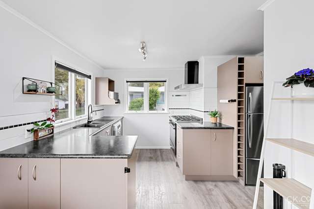 7 Prestige Place Maoribank_1