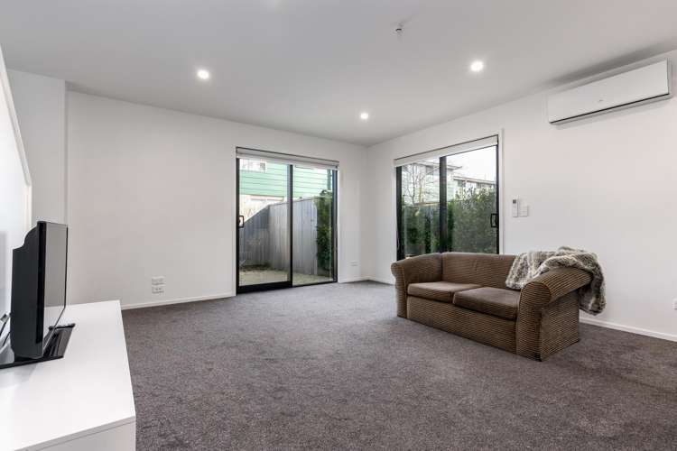 Unit 1/21 Hargest Crescent_5
