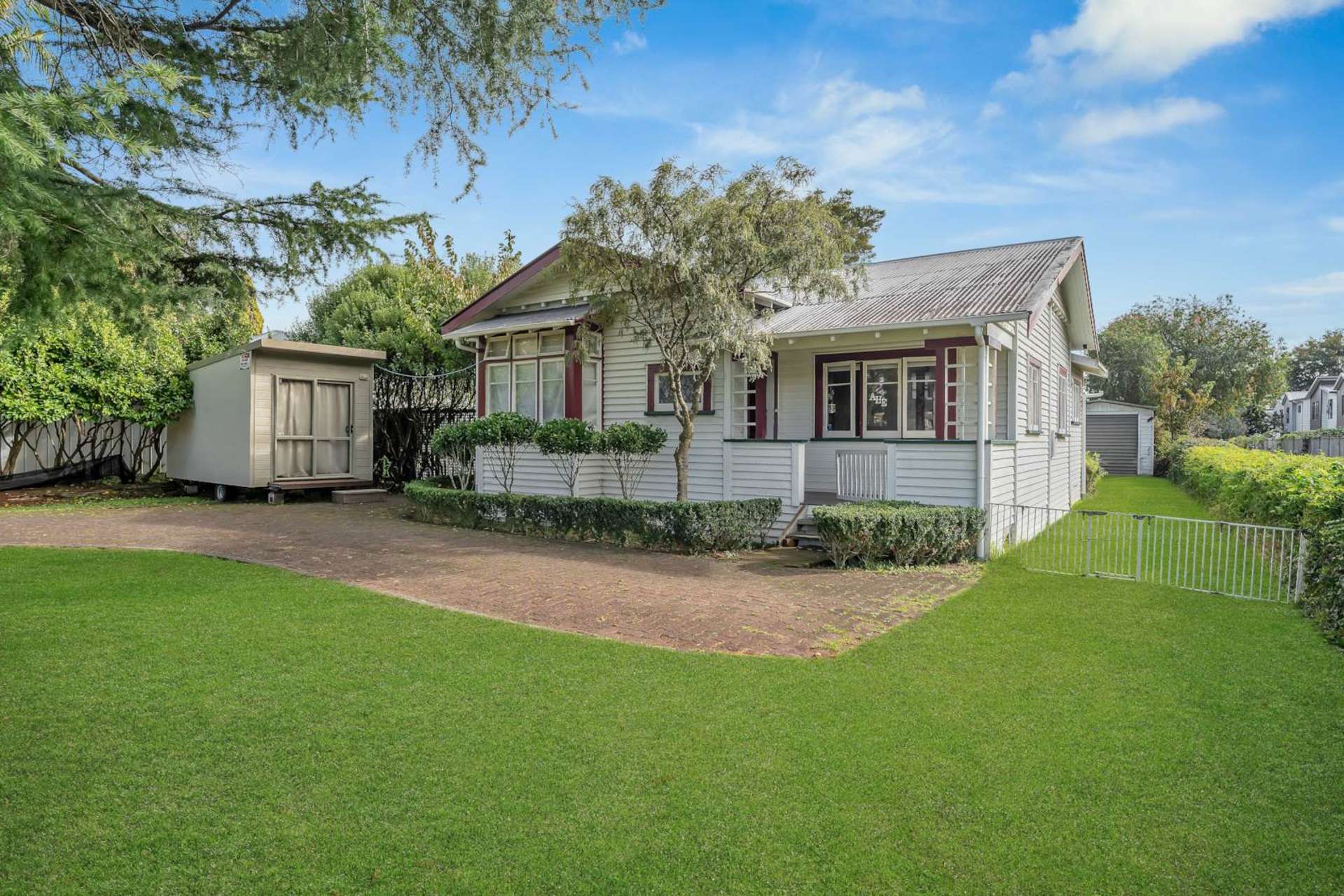 65 Beach Road Pahurehure_0