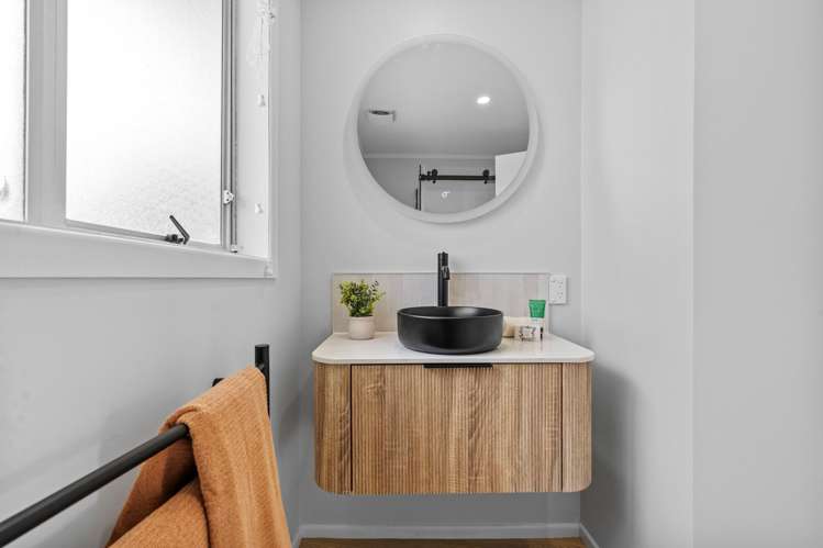 16 Rhonda Avenue Deanwell_18