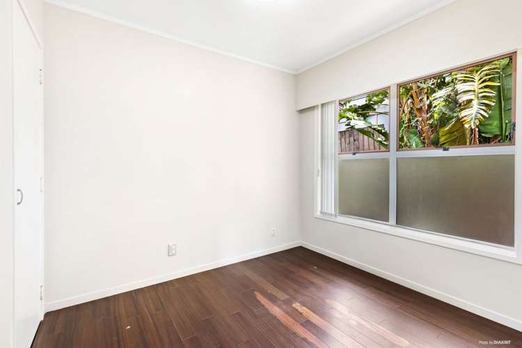 2/581 East Coast Road Browns Bay_8