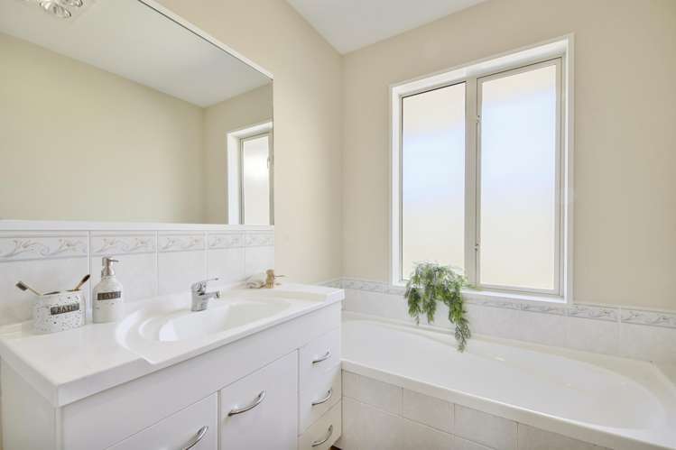 51 Showgate Avenue Sockburn_11