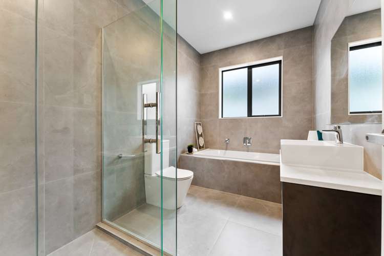 18 Siren Street Wainui_17