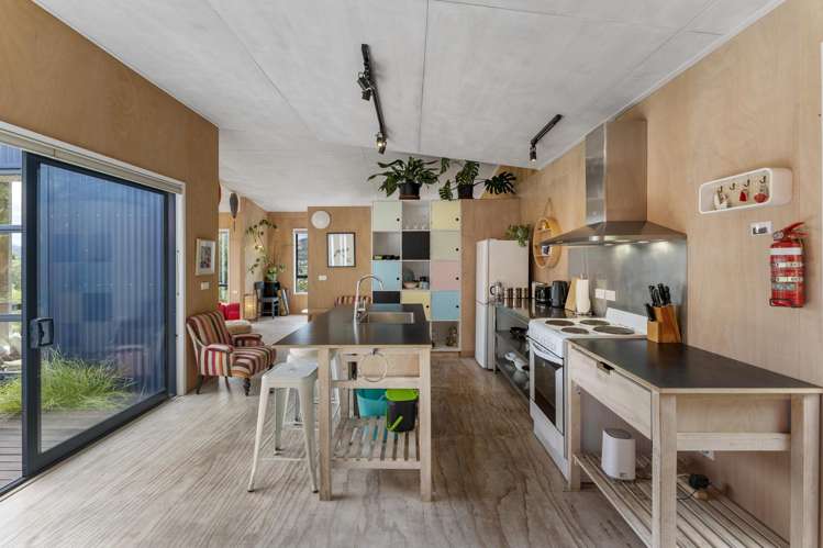 243 Saint Vincent Street Toi Toi_10