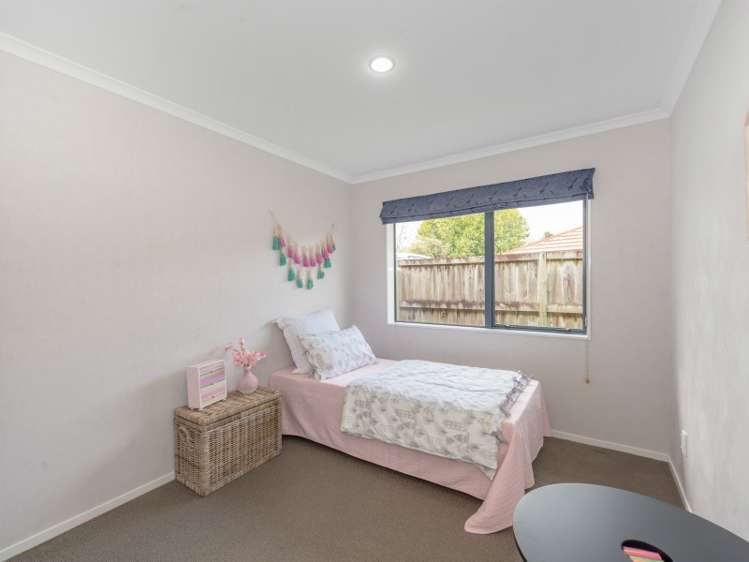 8 Sandowne Close Rototuna North_13