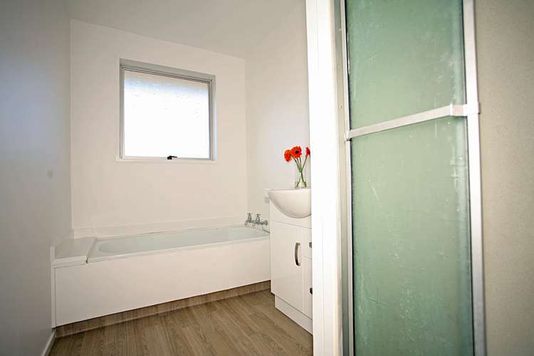 2/4 Glenys Place Broomfield_10