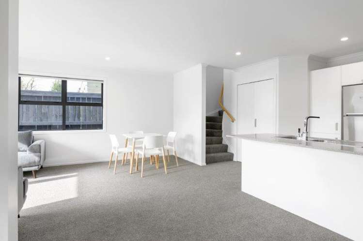 2/54a Cook Street 1074_11