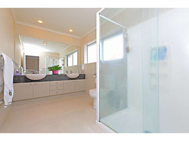 39 Chateau Rise Flat Bush_13